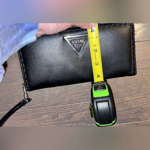 Vintage Black Guess Clutch Wallet Wristlet zipper many compartments card holder - Picture 13 of 16
